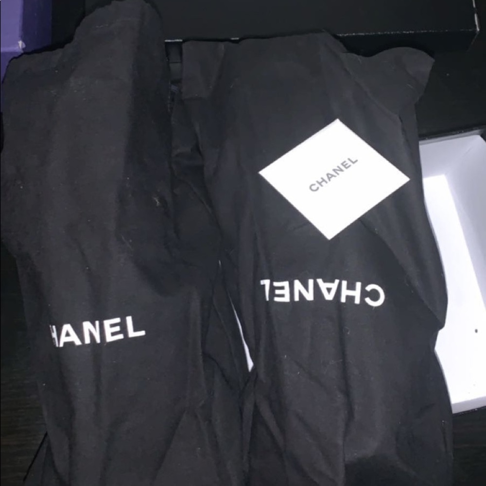 ChanelSneakers